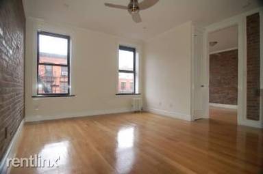 Main picture of 350 E 18th St