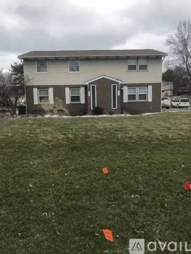 Main picture of 2960 Thackeray Ave NW