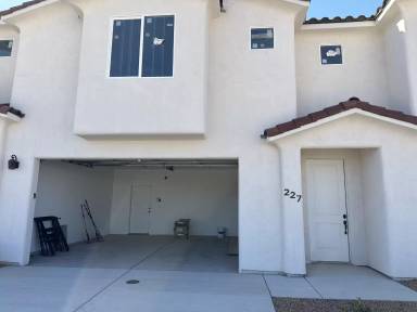 Main picture of 227 N 2480 W
