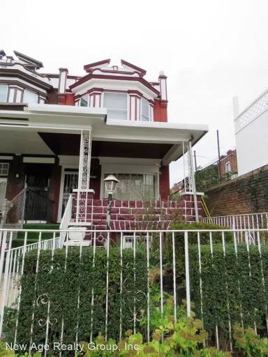 Main picture of 1010 S 51st St