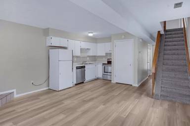 Main picture of 25 N Logan Ave