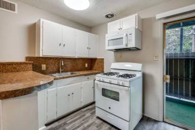 Main picture of 2213 Capri Dr