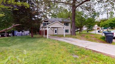 Main picture of 7601 Chatham Cir