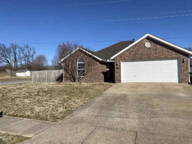 Main picture of 770 Dogwood St