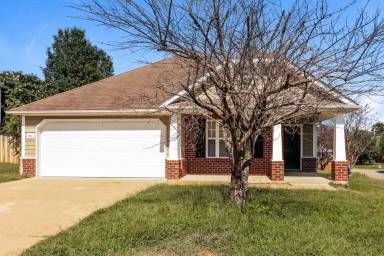 Main picture of 2867 Park Knoll Dr