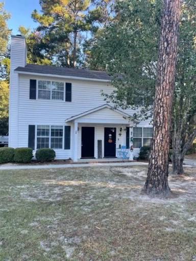 Main picture of 8 Wooddale Dr