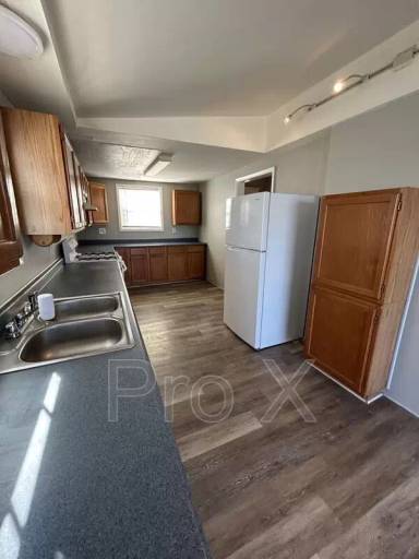 Main picture of 2501 N Walnut St