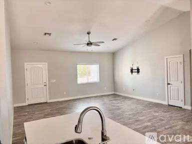Main picture of 526 Heritage Cir