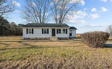 Main picture of 32455 Frankford School Rd