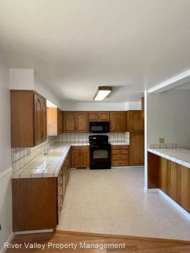 Main picture of 4700 Winding Way