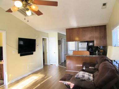 Main picture of 135-37 Pine Meadow Ln