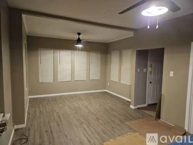 Main picture of 1540 W 71st St