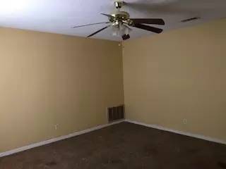 Main picture of 317 N La Salle Dr