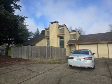 Main picture of 2015 Crescent Ave