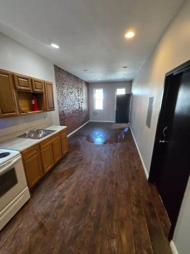 Main picture of 1938 E Elkhart St