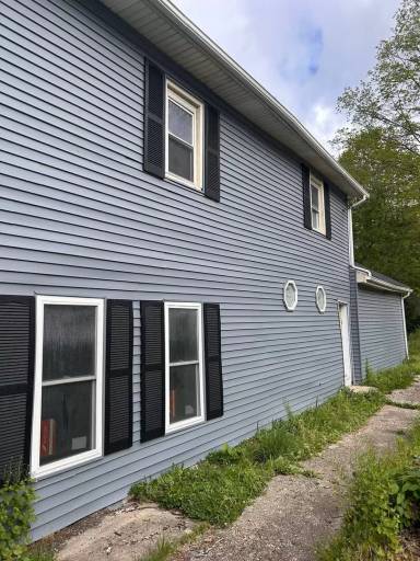 Main picture of 8825 Meeker Rd