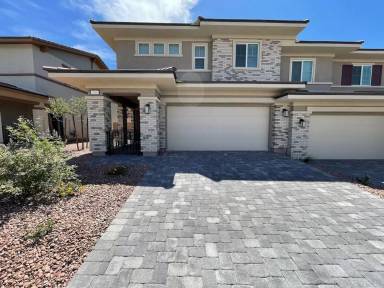 Main picture of 324 Silva Pl