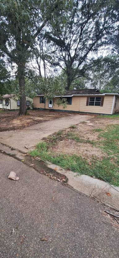 Main picture of 3021 Woodview Dr
