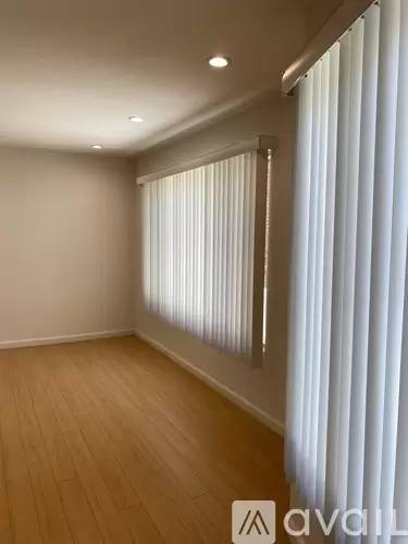Main picture of 257 W Stocker St