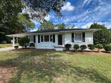 Main picture of 5726 Fayetteville Rd