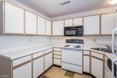Main picture of Oak Point Townhomes