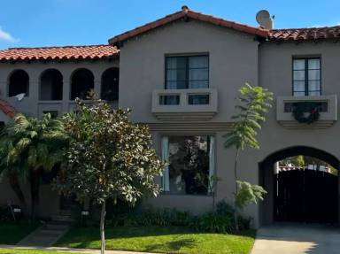 Main picture of 1122 S Crescent Heights Blvd