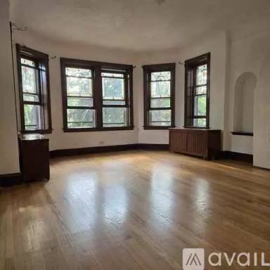 Main picture of 6115 N Meade Ave