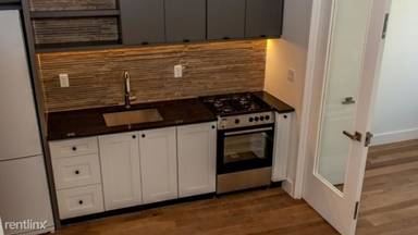 Main picture of 87 Montrose Ave