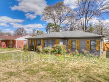 Main picture of 1636 Whitewater Rd