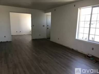Main picture of 2940 W Villard St
