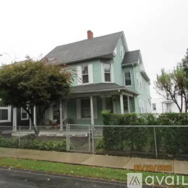 Main picture of 104 N 11th St