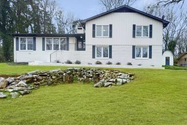 Main picture of 5808 Jones Valley Dr SE