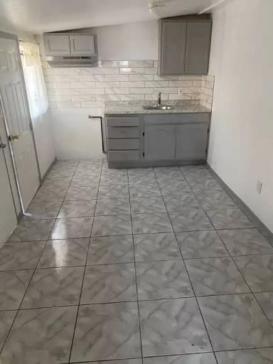 Main picture of 1261 N Laurel Ave