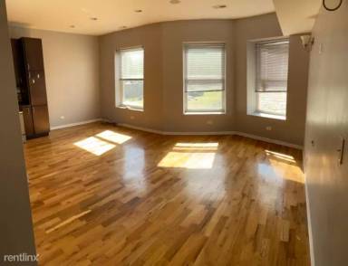 Main picture of 6639 S Kenwood Ave