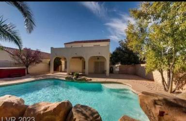 Main picture of 677 Forest Haven Way