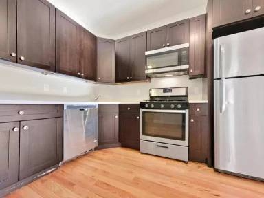 Main picture of 28 Arcadia St
