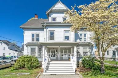 Main picture of 12 Beltran St