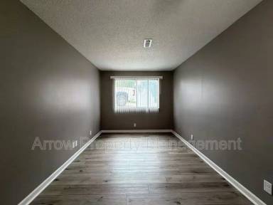 Main picture of 1119 E St Lincoln, NE 68508