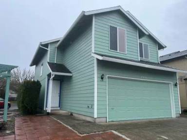 Main picture of 19058 SW Christopher Dr