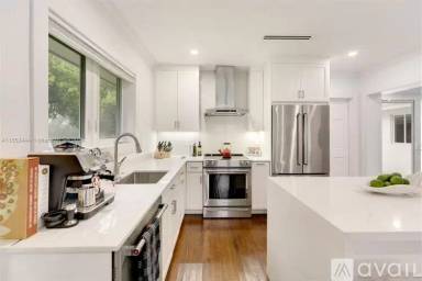 Main picture of 547 Giralda Ave