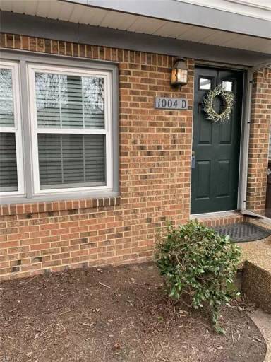 Main picture of 1004 Saint Andrews Way