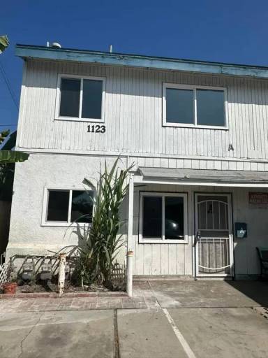 Main picture of 1121 Highland St