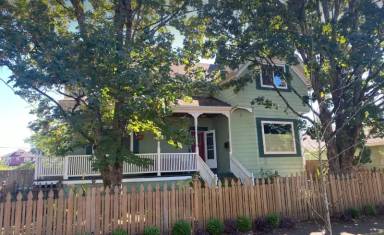 Main picture of 5522 SE Ramona St