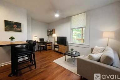 Main picture of 982 Hatch St
