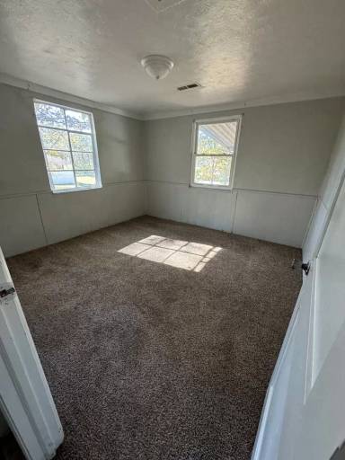 Main picture of 806 Howe Blvd