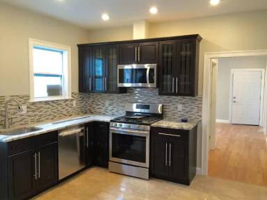 Main picture of 83 Newbury St