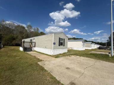 Main picture of 2420 Cattail Cir