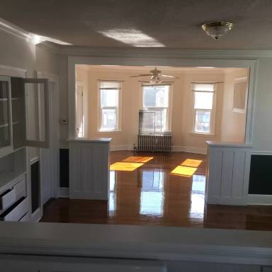 Main picture of 230 Pleasant St