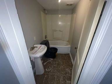 Main picture of 133 S Elmwood Ave
