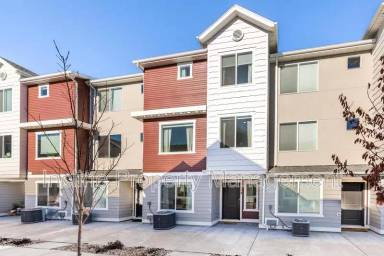 Main picture of 1113 E Yard Row